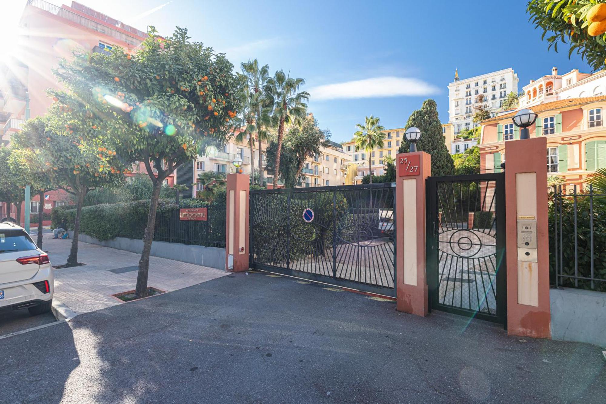 Intercontinental Superbe Appartement Avec Piscine マントン エクステリア 写真